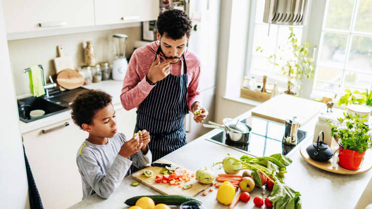 Here are the best foods to feed kids, according to a Harvard brain expert